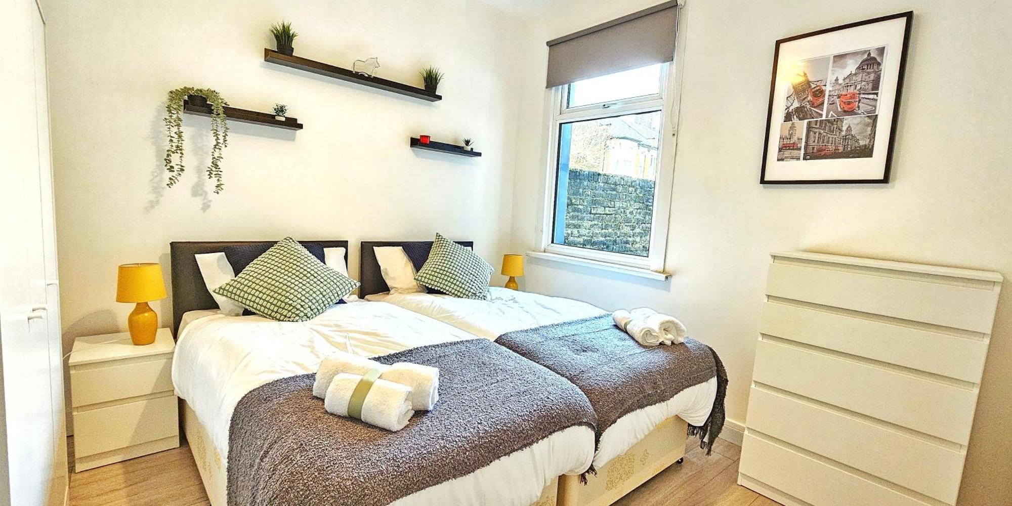 런던 Stratford City - Luxe House With Garden 빌라 외부 사진