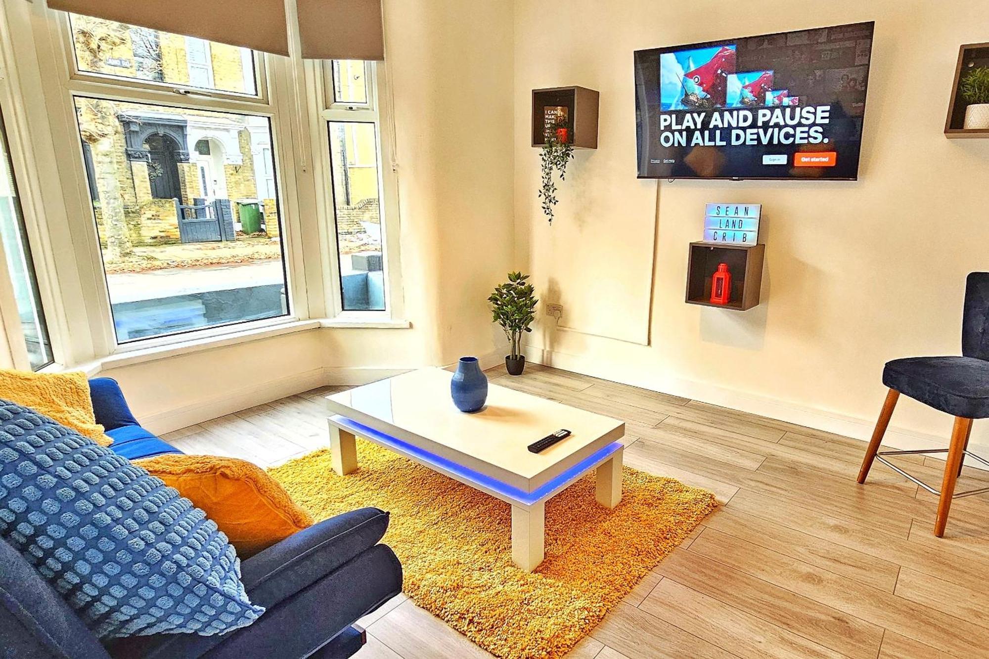 런던 Stratford City - Luxe House With Garden 빌라 외부 사진